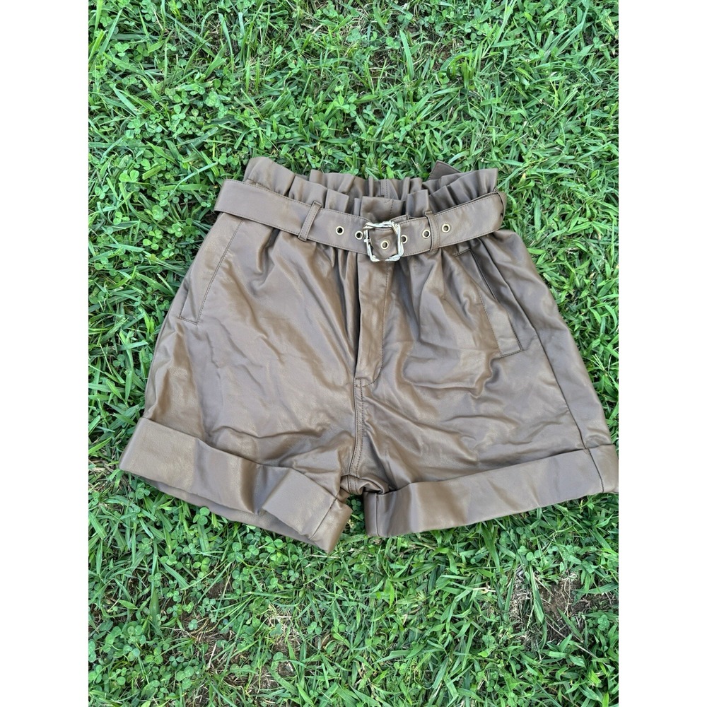 Blanc Brown faux‎ leather shorts with belt  High Waist Size Medium